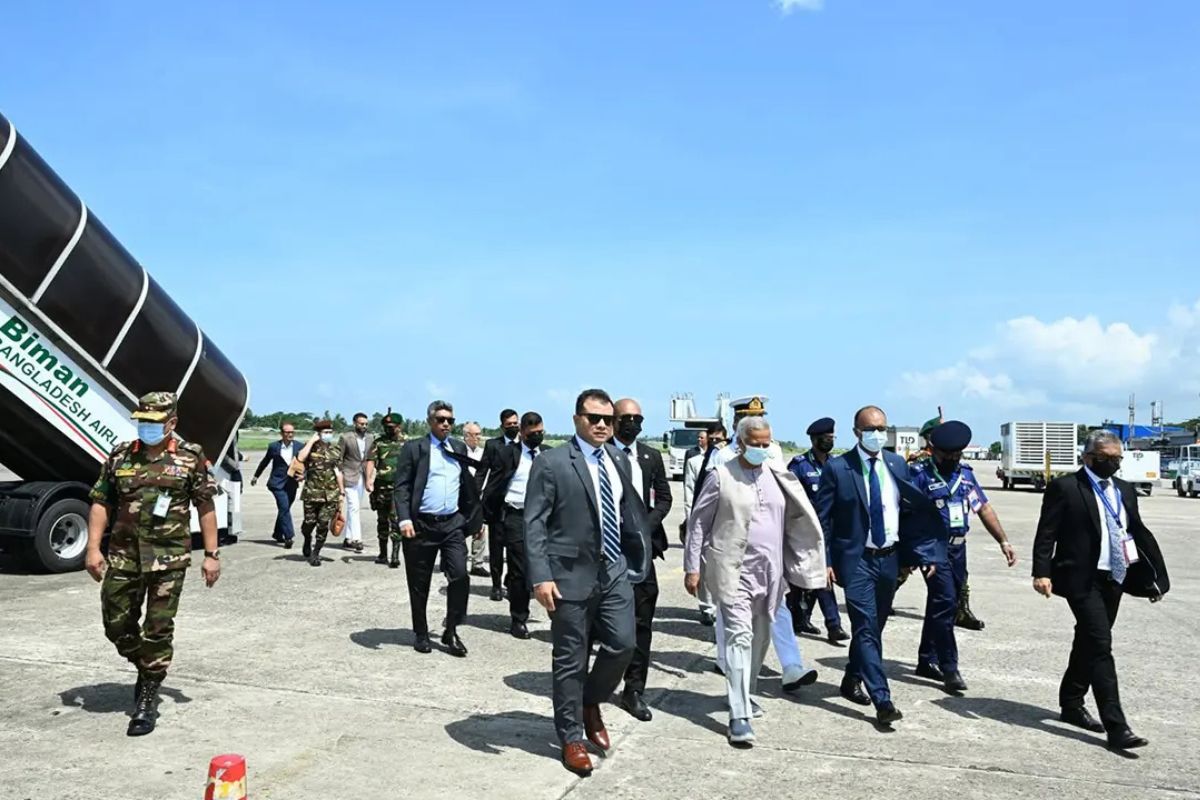 কক্সবাজারে পৌঁছেছেন ড.ইউনূস