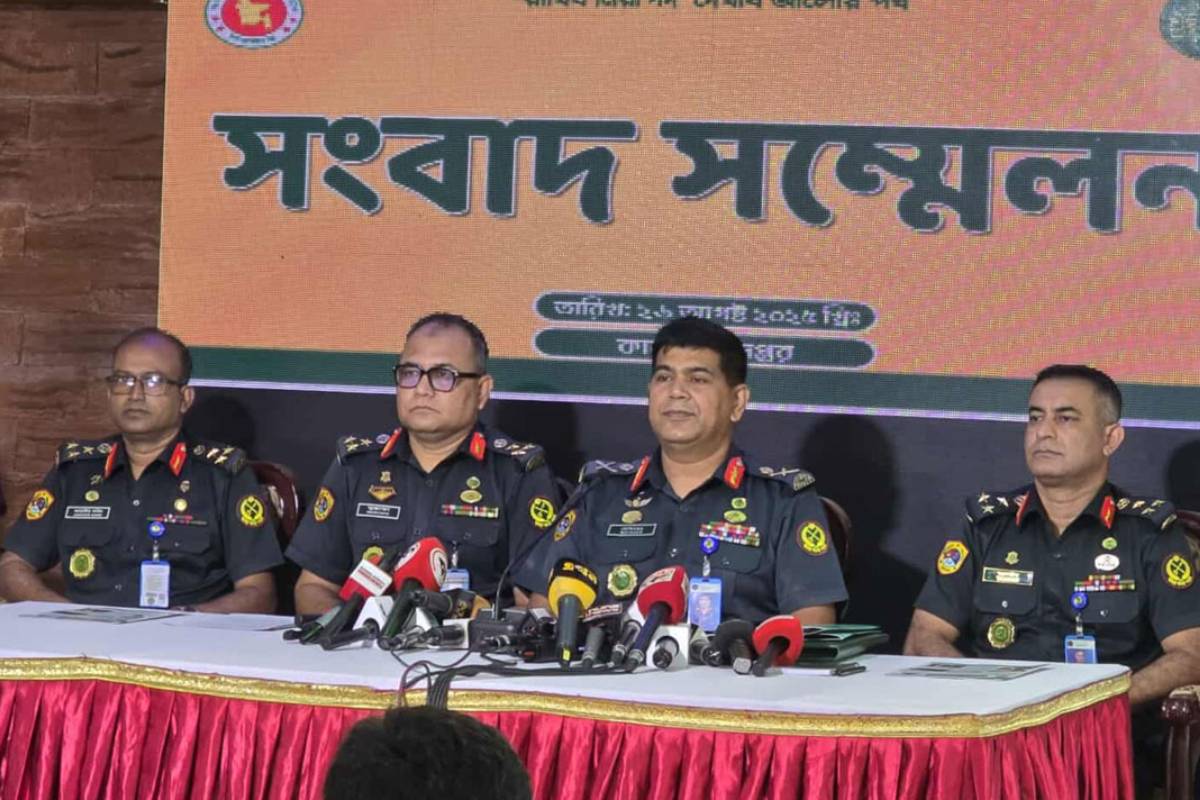 বন্দিরা কারাগার থেকে আমাকেও ফোন দেয়: আইজি প্রিজন