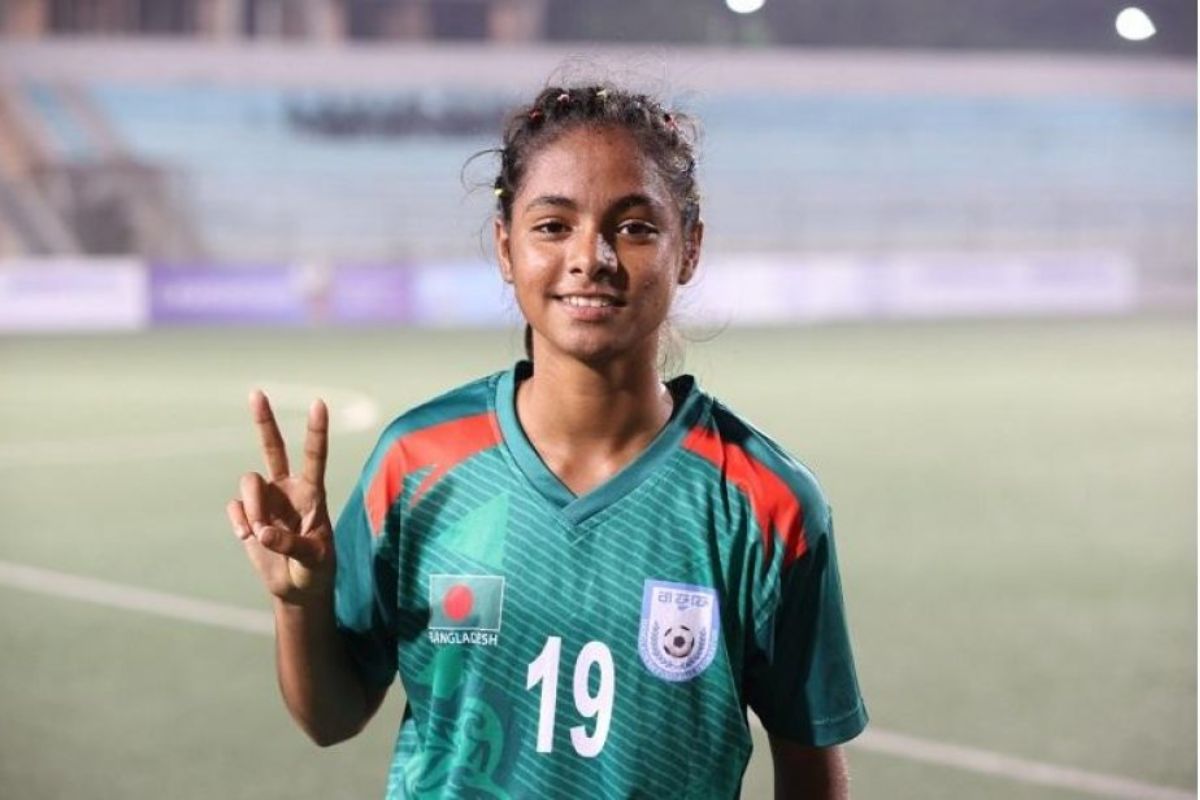 হ্যাটট্রিক করে আলোচনায় সৌরভী প্রীতি