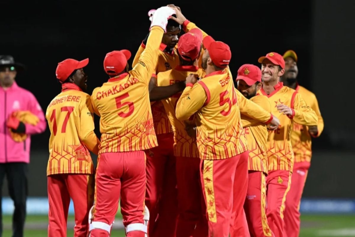 টসে জিতে বোলিংয়ে জিম্বাবুয়ে শুরুতেই চমক!