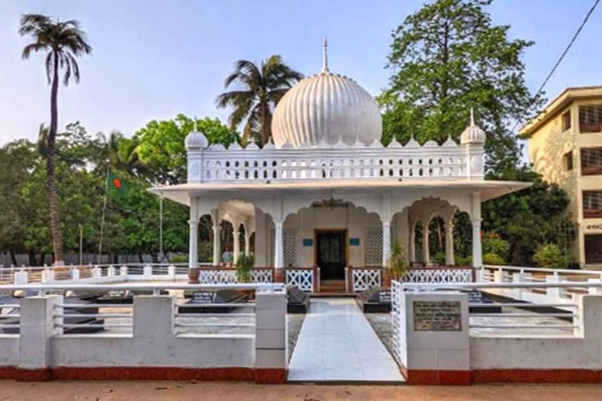 এবার থেকে জাতীয় দিবস হিসেবে পালিত হবে তিরোধান দিবস