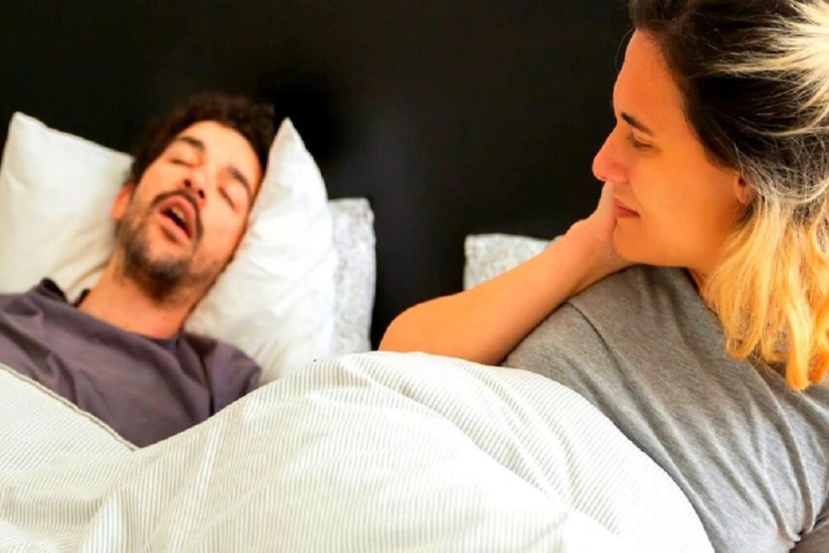 ঘুমের মধ্যে নাক ডাকা বন্ধ করার সহজ ৭ উপায়