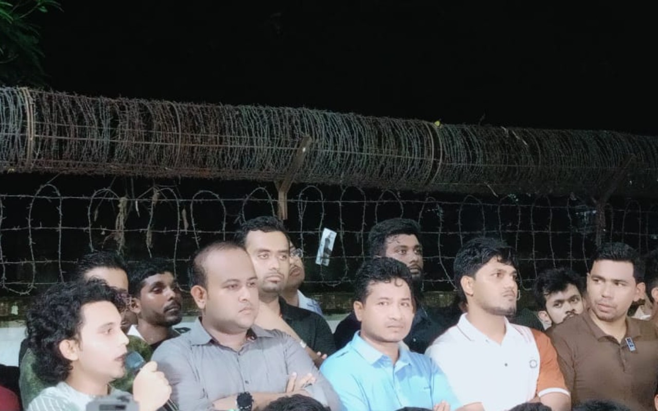 চবি শিক্ষার্থীদের ওপর হামলার প্রতিবাদে ঢাবি ছাত্রদলের বিক্ষোভ