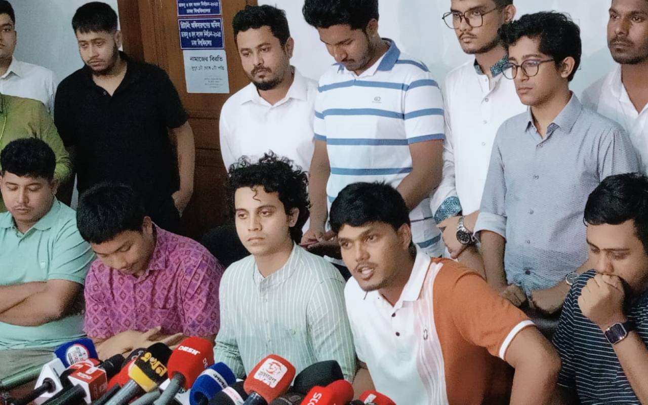 ডাকসু নির্বাচনে চারদিন ক্লাস-পরীক্ষা বন্ধের যৌক্তিকতা নিয়ে প্রশ্ন আবিদুলের