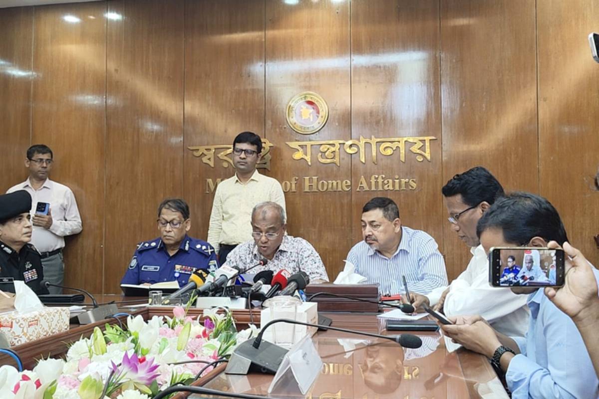 একটি দল চেষ্টা করছে নির্বাচন বানচালের জন্য: স্বরাষ্ট্র উপদেষ্টা