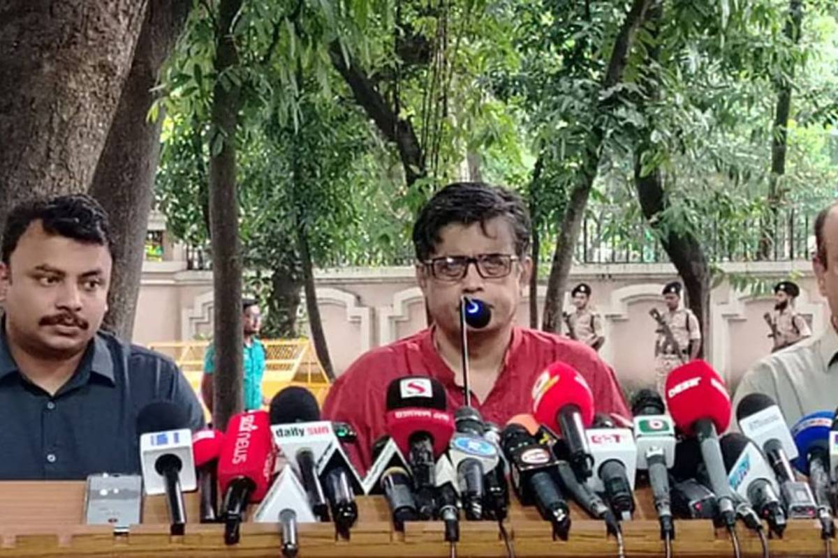 বিকেলে প্রধান উপদেষ্টার সঙ্গে শীর্ষ রাজনৈতিক বৈঠক
