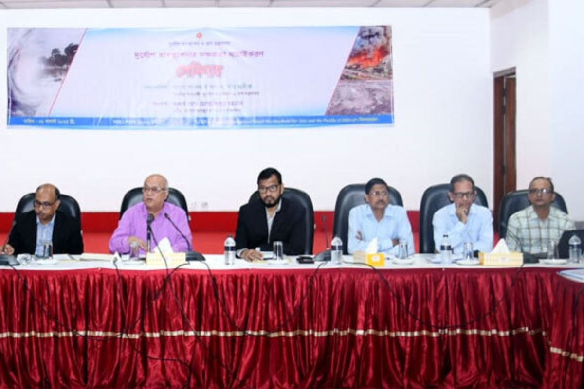 জলবায়ু ঝুঁকিতে শীর্ষে বাংলাদেশঃ ফারুক ই আজম