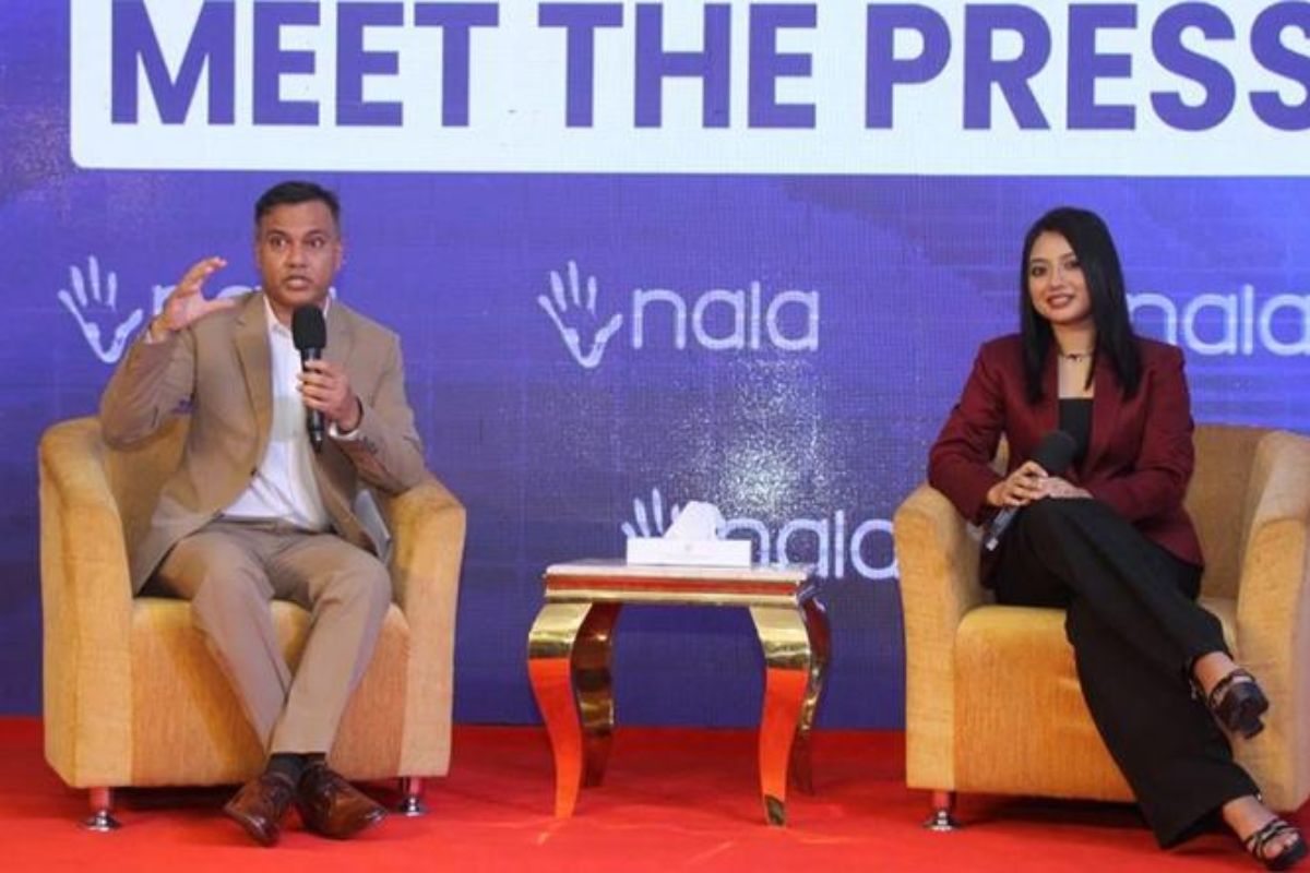 ‘বছরে ১৬ হাজার কোটি টাকার রেমিট্যান্স হারাচ্ছে বাংলাদেশ’
