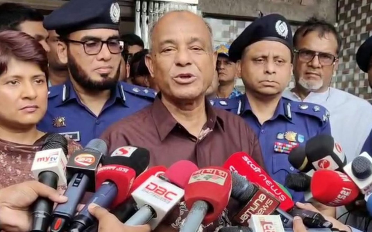 পুলিশ ক্যাম্পে হামলাকারীরা দেশ ছেড়ে পালিয়েছে: স্বরাষ্ট্র উপদেষ্টা