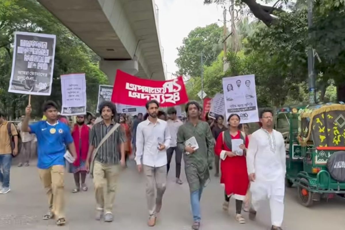 আচরণবিধি লঙ্ঘন করে বামপন্থী “অপরাজেয় ৭১, অদম্য ২৪” প্যানেলের মিছিল