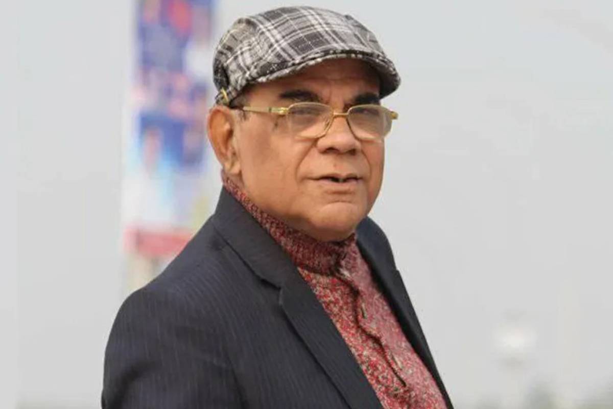 দেশে থাকলে ভিক্ষা করে খেতে হতো: আহমেদ শরীফ