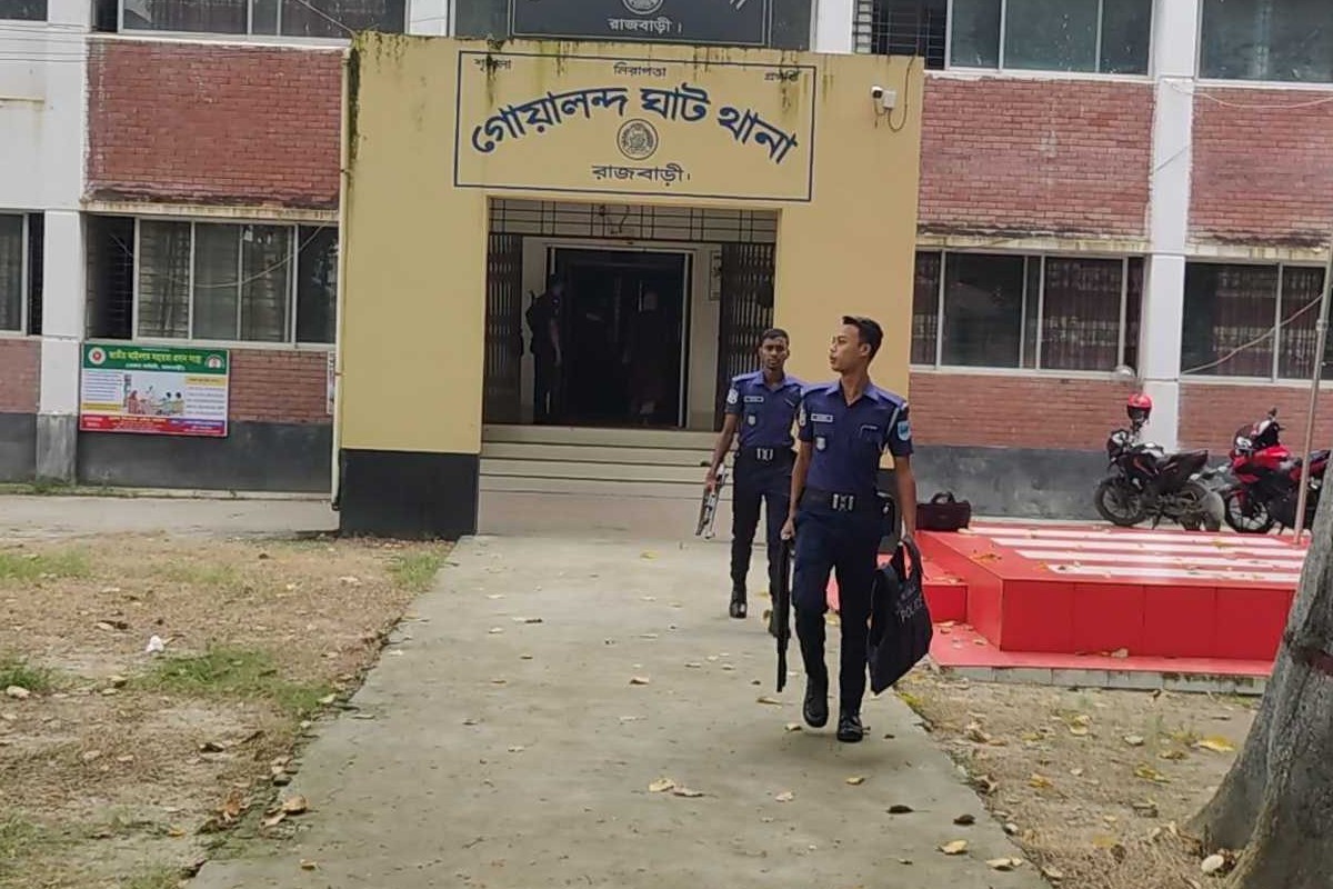 নুরাল পাগলার দরবারে ভাঙচুরের ঘটনায় গ্রেপ্তার ৫