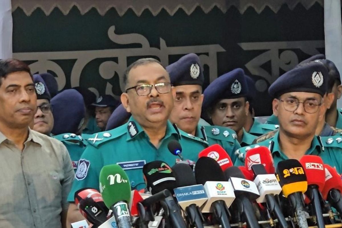 ডাকসু নির্বাচন ঘিরে ২ হাজারের বেশি পুলিশ, সোয়াত টিম, ডগ স্কোয়াড প্রস্তুত: ডিএমপি কমিশনার