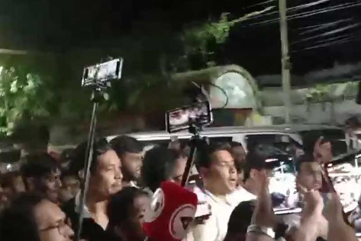 ঢাবিতে উত্তেজনা: ভোট কারচুপির অভিযোগে ছাত্রদলের বিক্ষোভ