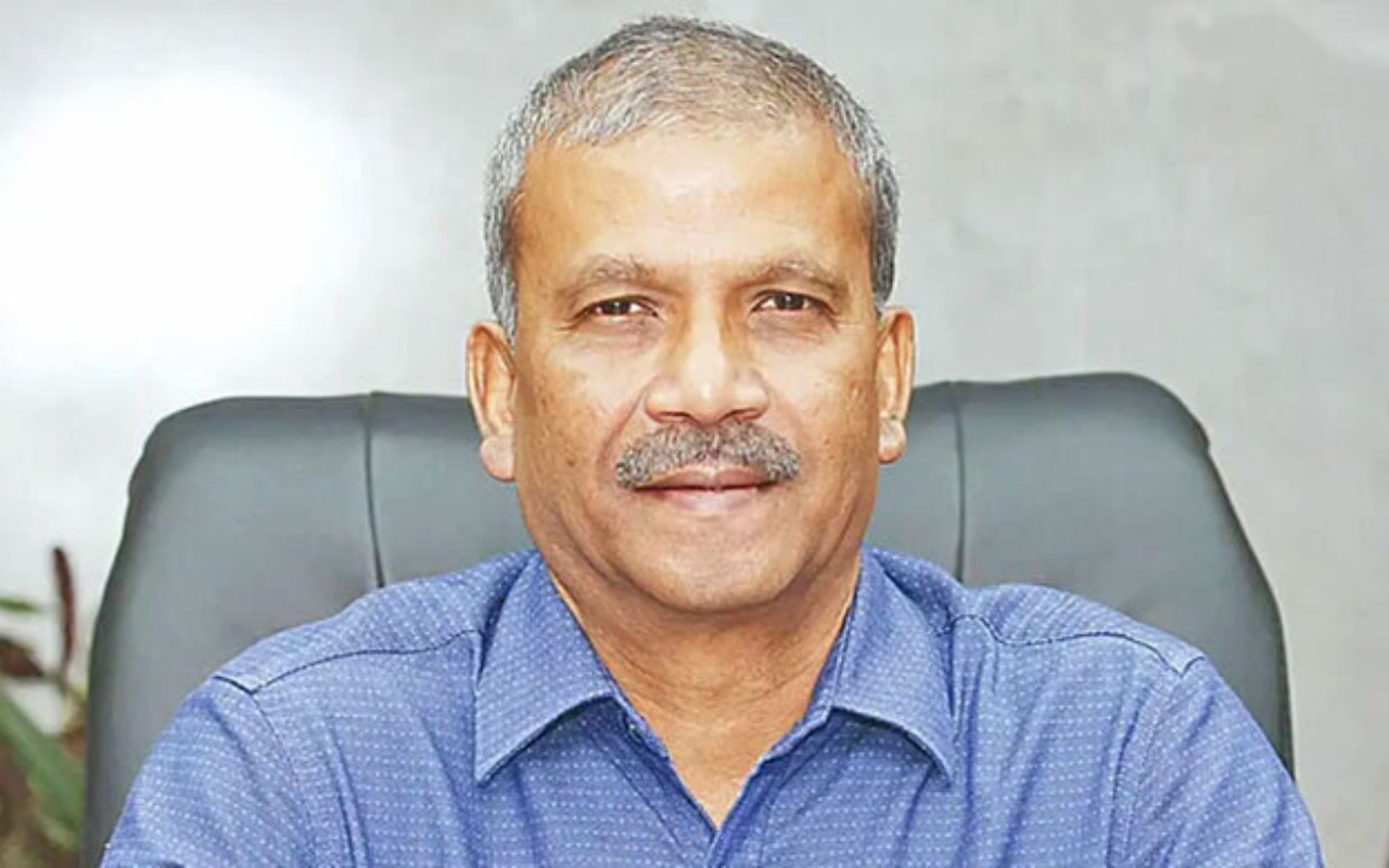 ডাকসু নির্বাচন সফল আয়োজনের কামনা আইন উপদেষ্টার