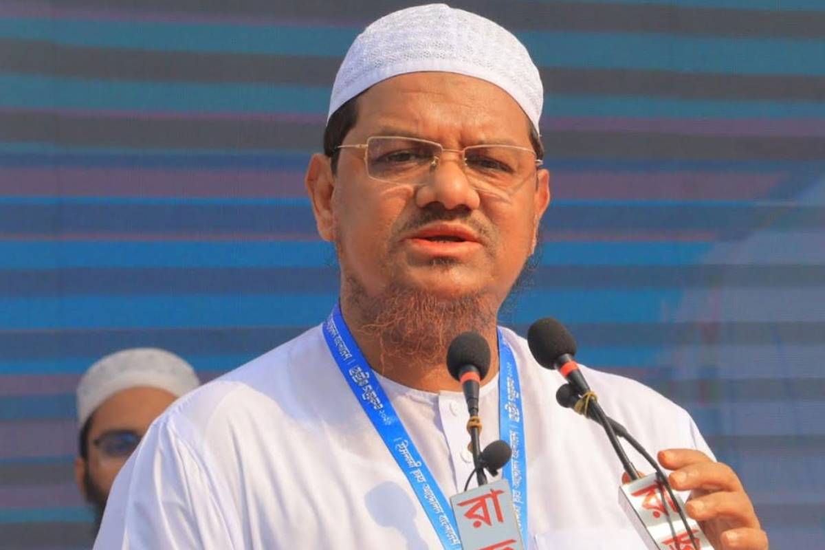 চরমোনাই পীর ডাকসু নির্বাচনের নতুন নেতৃত্বকে অভিনন্দন জানিয়েছেন