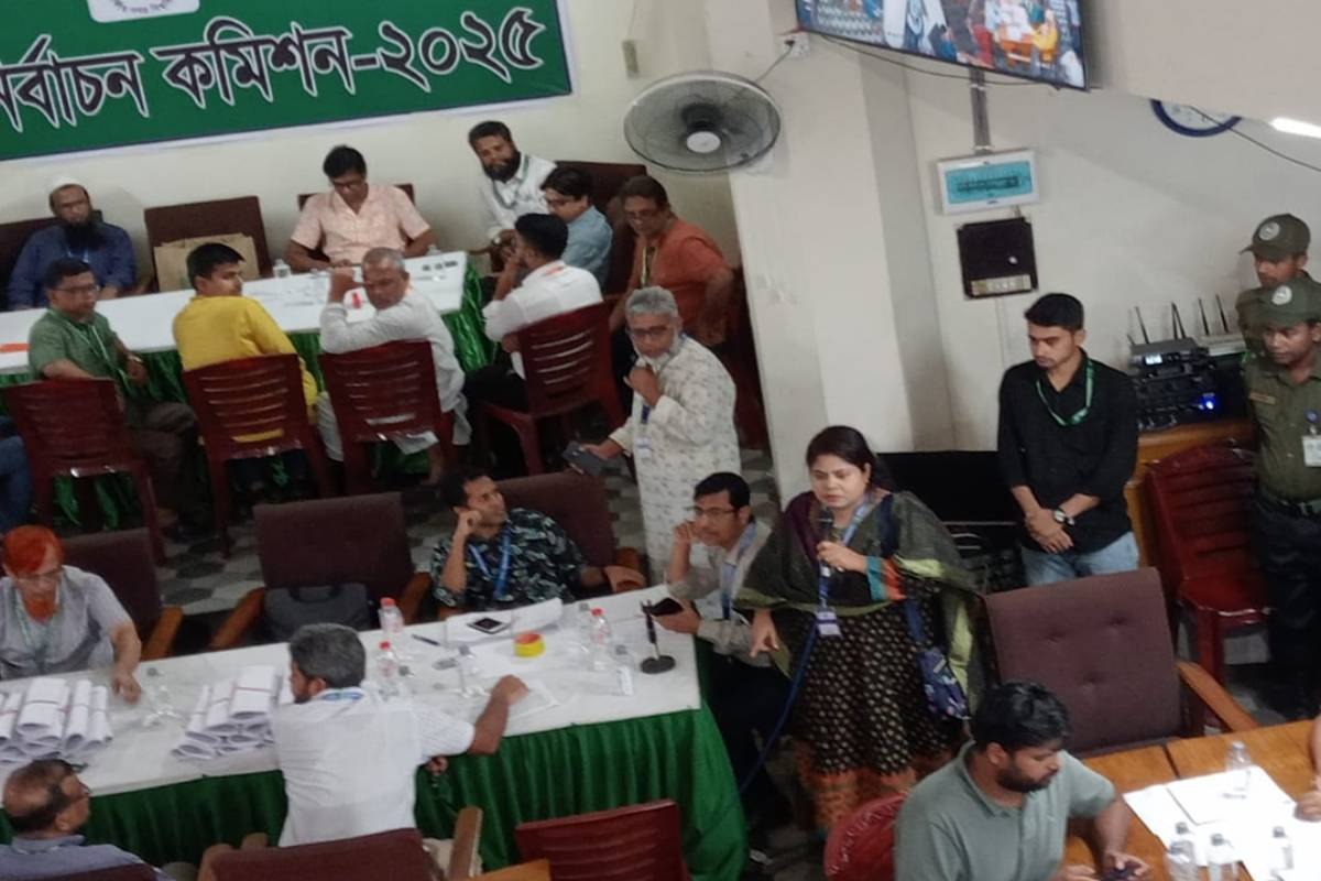 জাকসু নির্বাচনে ভোট গণনা নিয়ে বিতর্ক