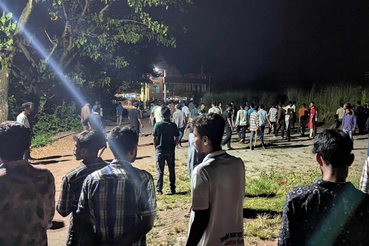 বিশ্ববিদ্যালয় ক্যাম্পাসে সংঘর্ষ, উপাচার্যসহ ১০ শিক্ষার্থী আ’হত