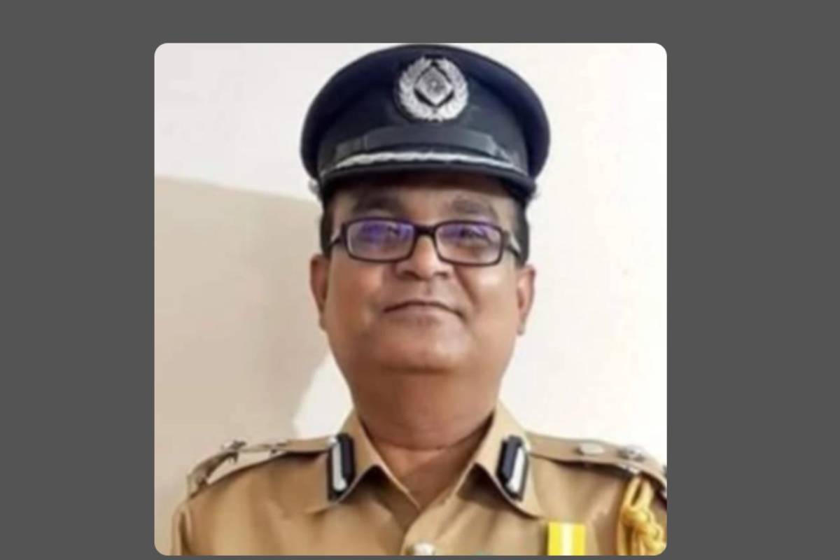 মানবতাবিরোধী অপরাধের অভিযোগে সাবেক ডিআইজি গ্রেপ্তার