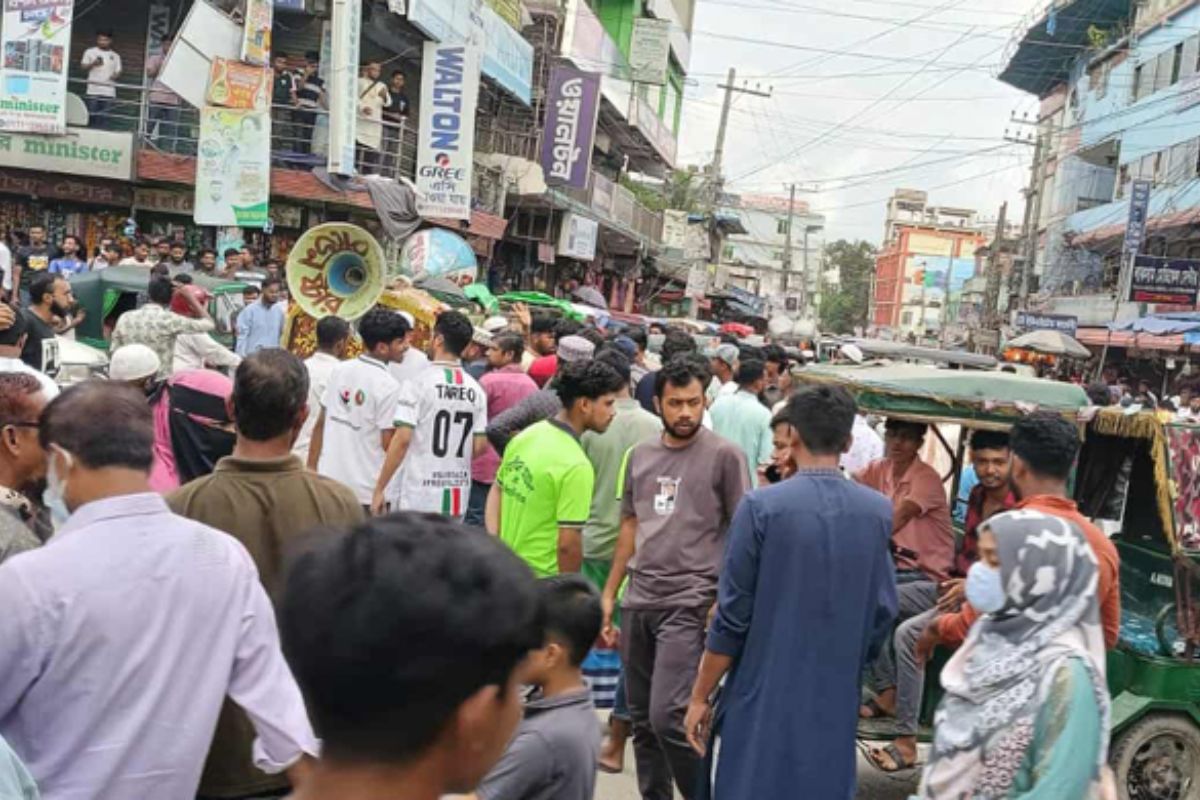 কুমিল্লা-নোয়াখালী মহাসড় অবরোধ, অচল শহর