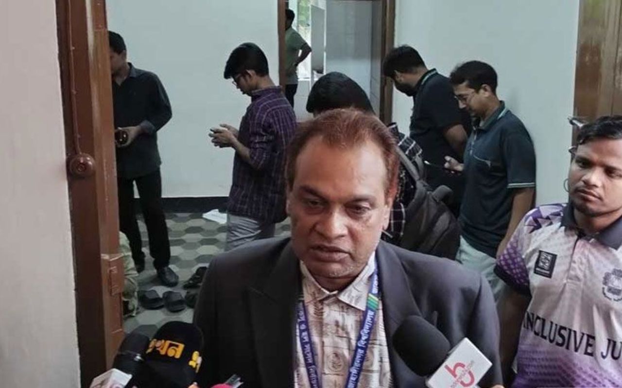 জাকসু কমিশন নিয়ে তীব্র বিতর্ক