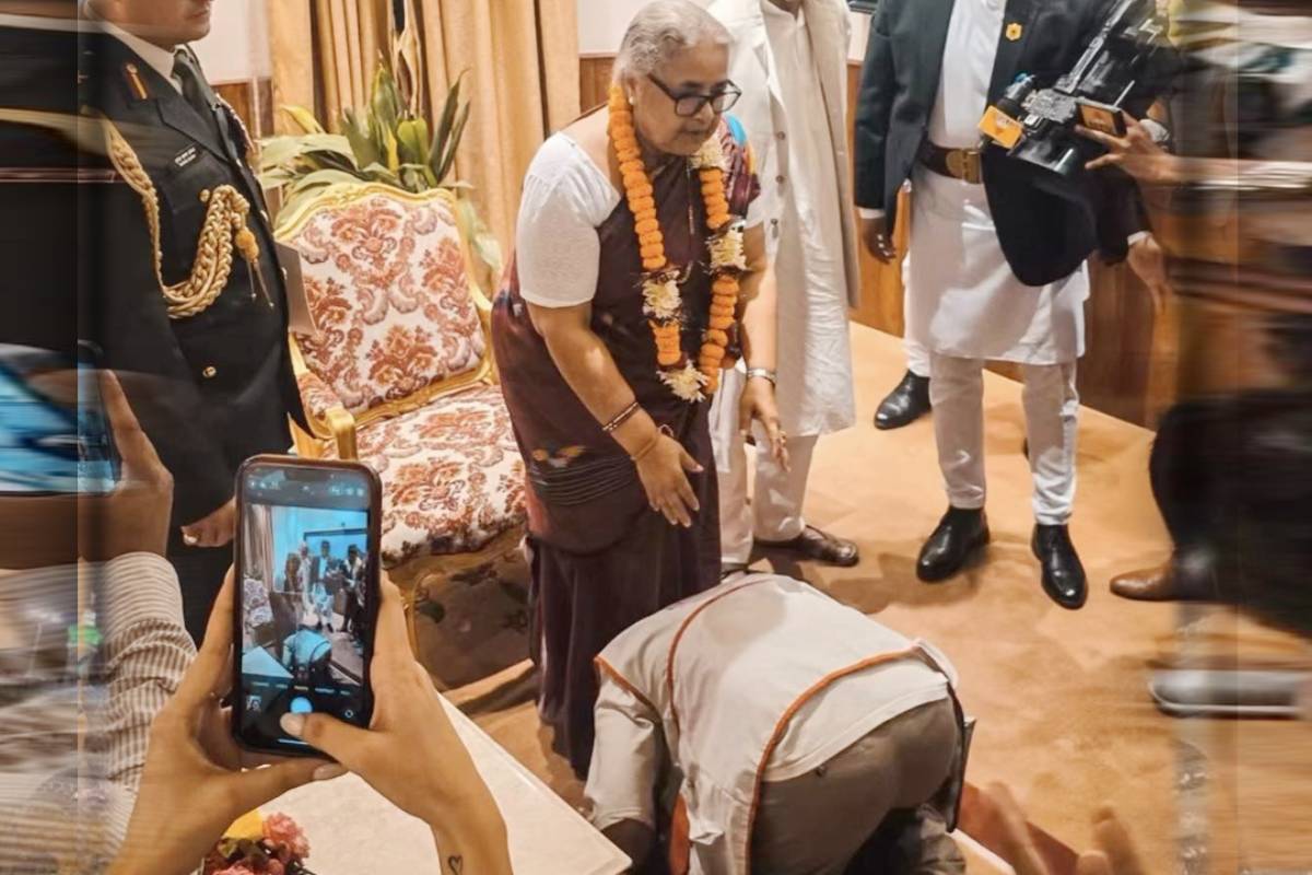 সংসদ ভেঙেছে নেপালে, মার্চে ভোট