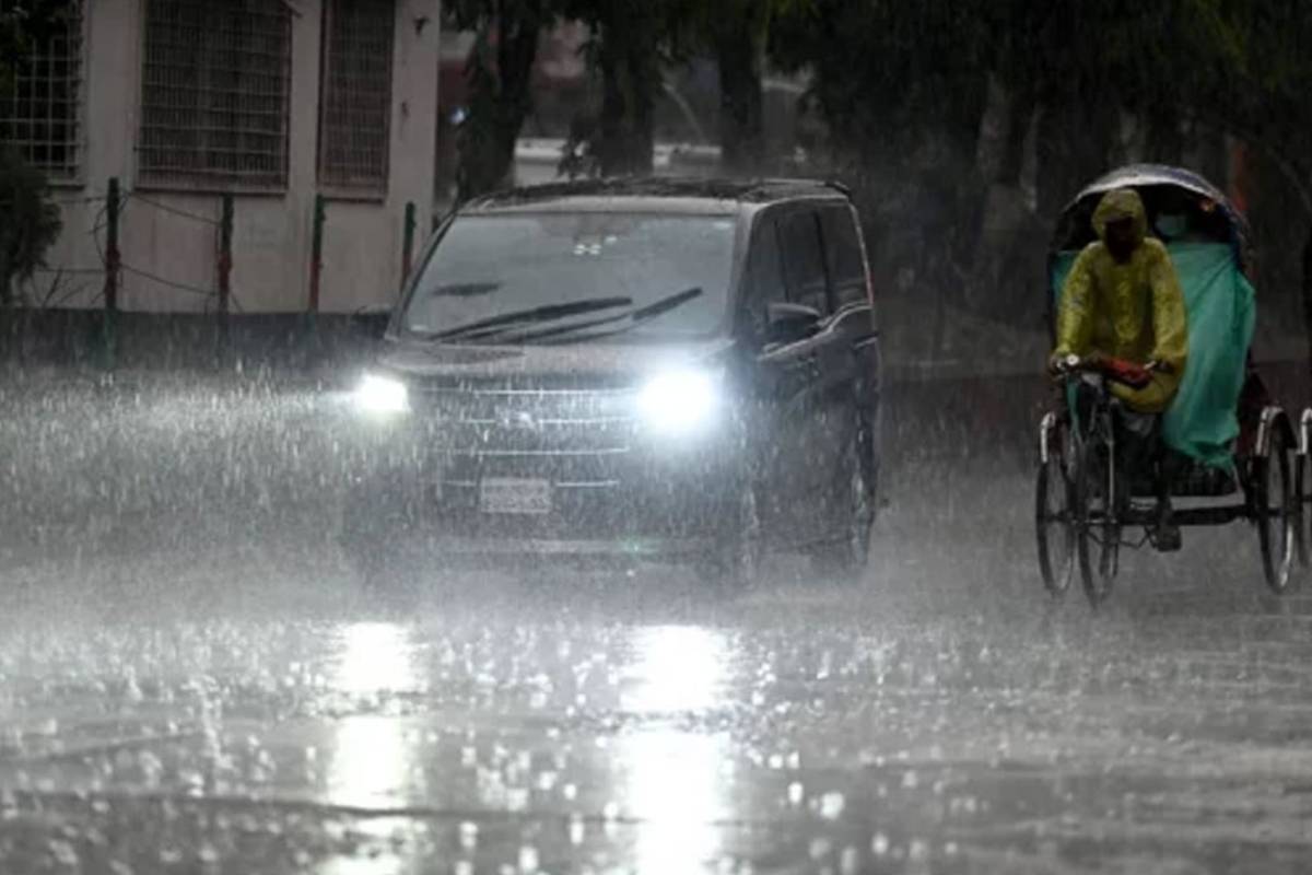 সন্ধ্যায় ঢাকায় বৃষ্টি, সঙ্গে বজ্রপাতের আভাস