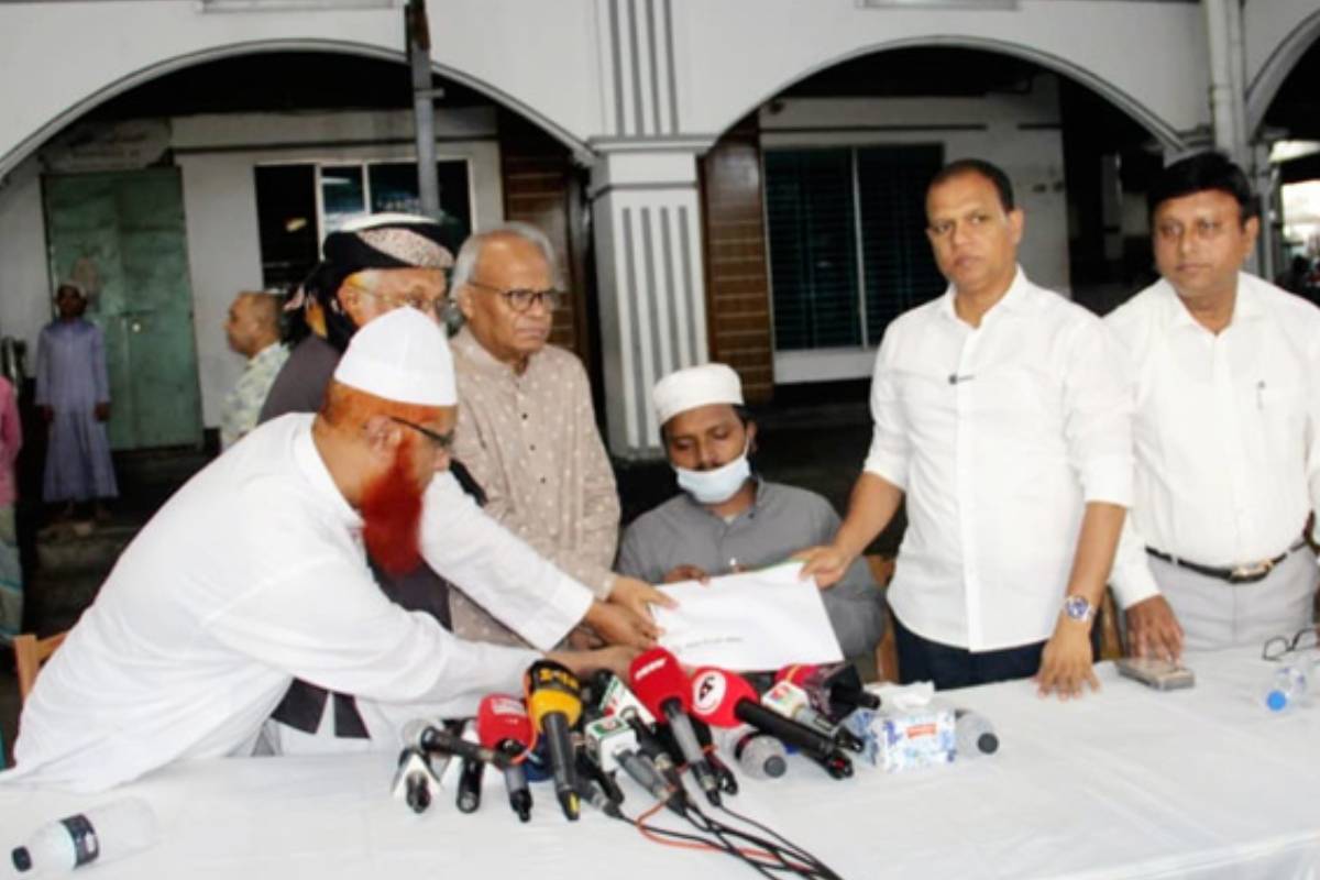 ক্যান্সার আক্রান্ত হেফাজত নেতা ফারুকীর পাশে তারেক রহমান