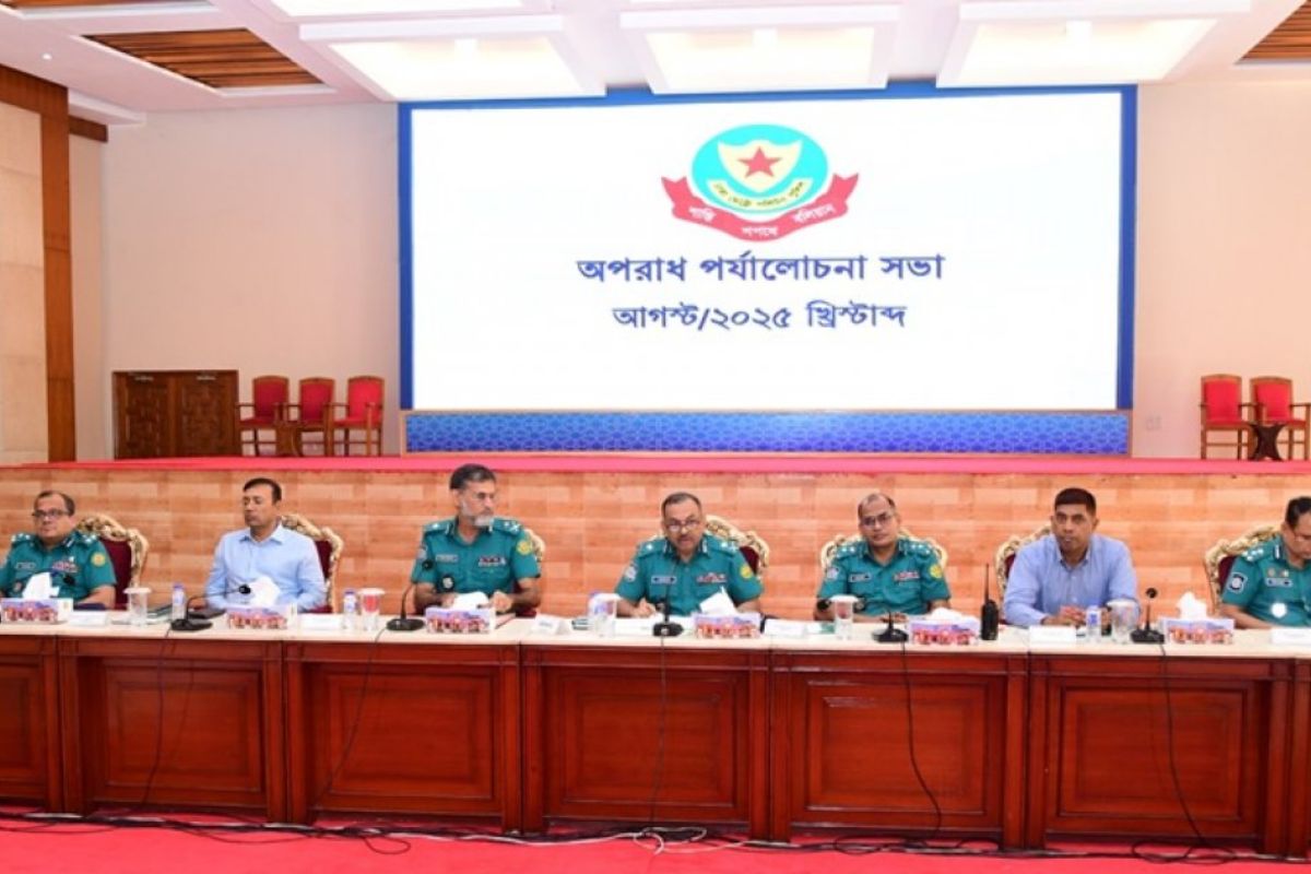 নির্বাচন ঘিরে পুলিশ সদস্যদের কড়া নির্দেশনা ডিএমপি কমিশনারের