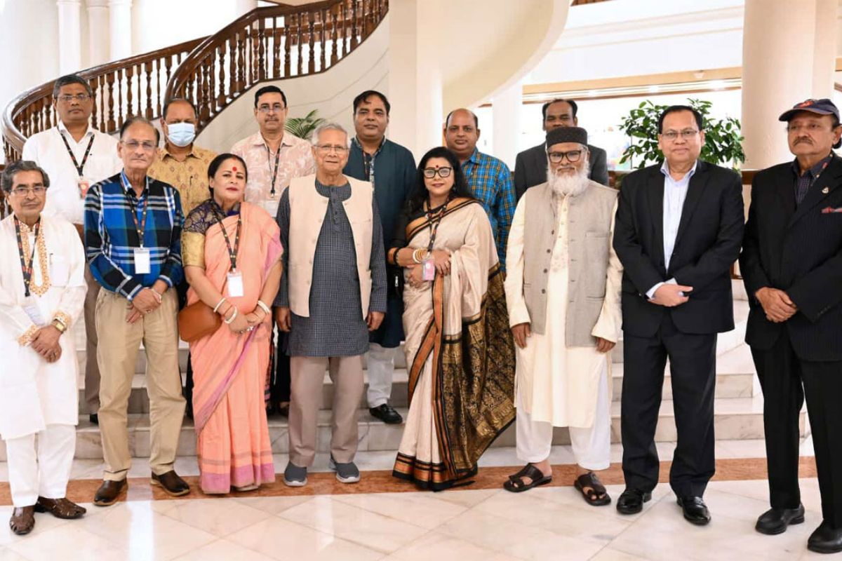 প্রধান উপদেষ্টার সঙ্গে হিন্দু ধর্মীয় নেতাদের দুর্গাপূজা প্রস্তুতি বৈঠক