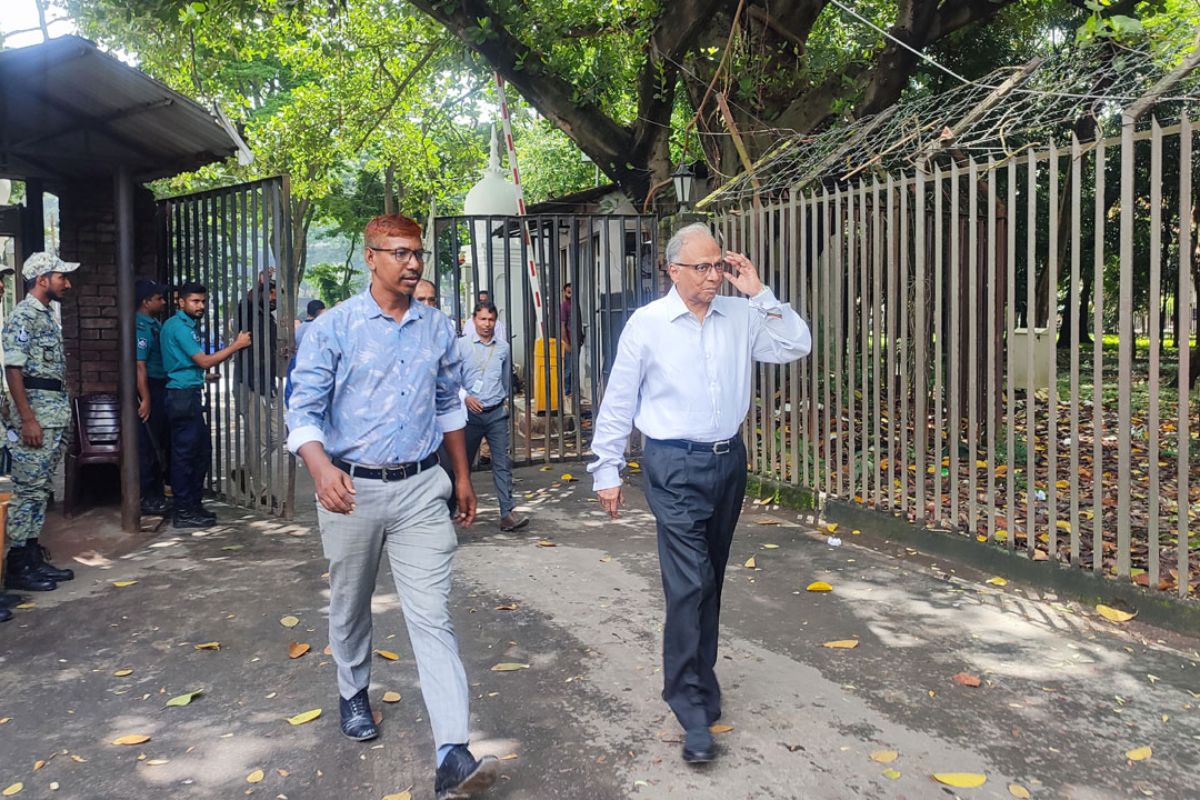 সাক্ষ্য দিতে ট্রাইব্যুনালে হাজির মাহমুদুর রহমান