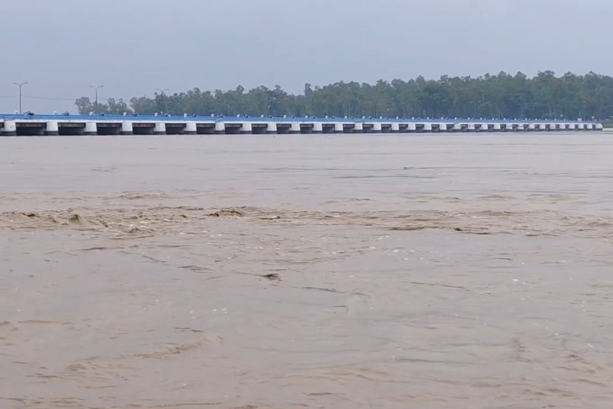 নতুন করে বন্যার আশঙ্কা, ঝুঁকিতে ১৫ গ্রাম