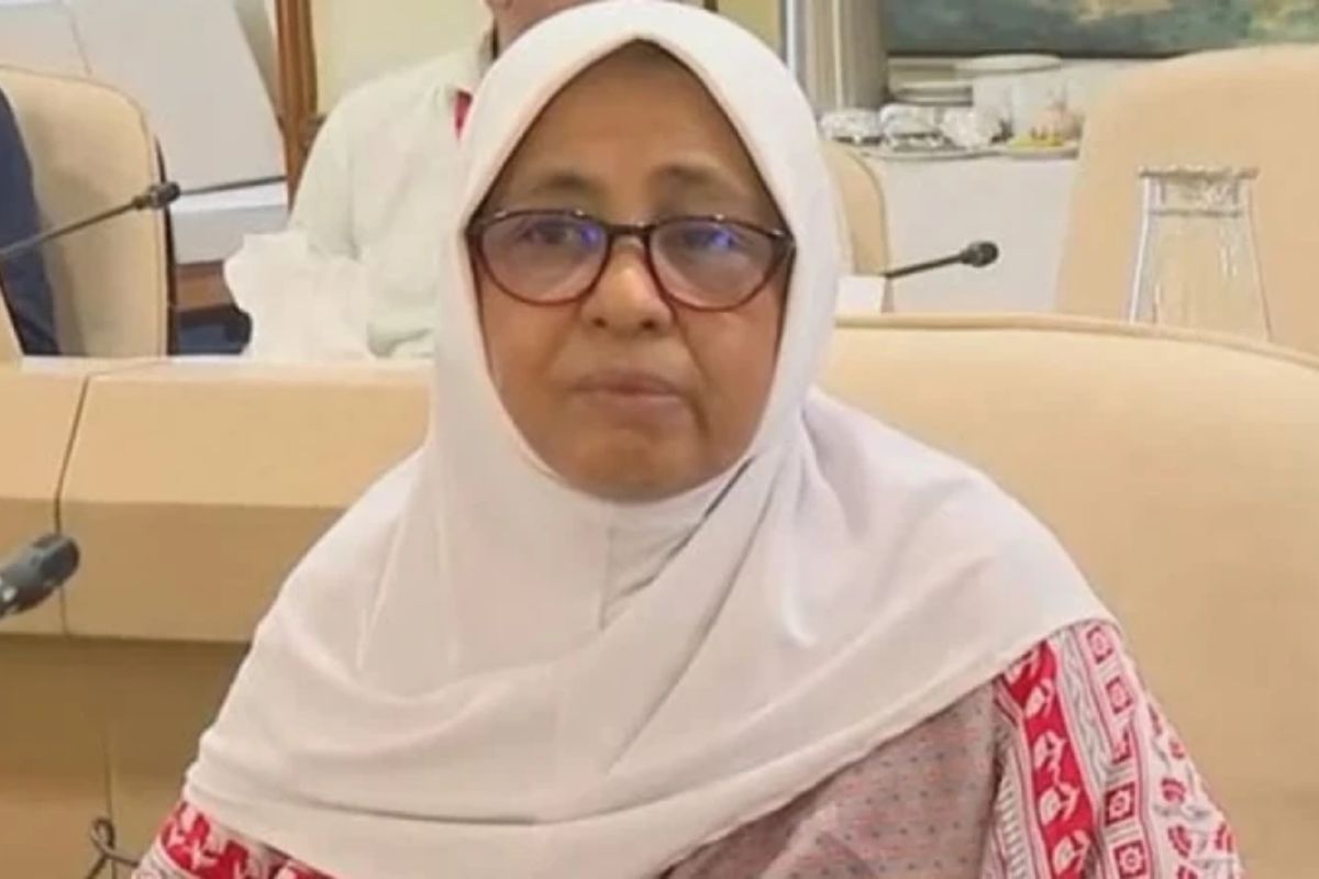 চিকিৎসার জন্য সিঙ্গাপুরে স্বাস্থ্য উপদেষ্টা
