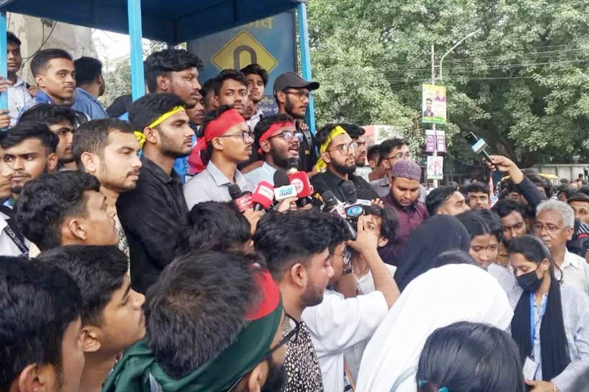বৃহস্পতিবারও সারাদেশে কারিগরি শিক্ষার্থীদের সড়ক অবরোধ