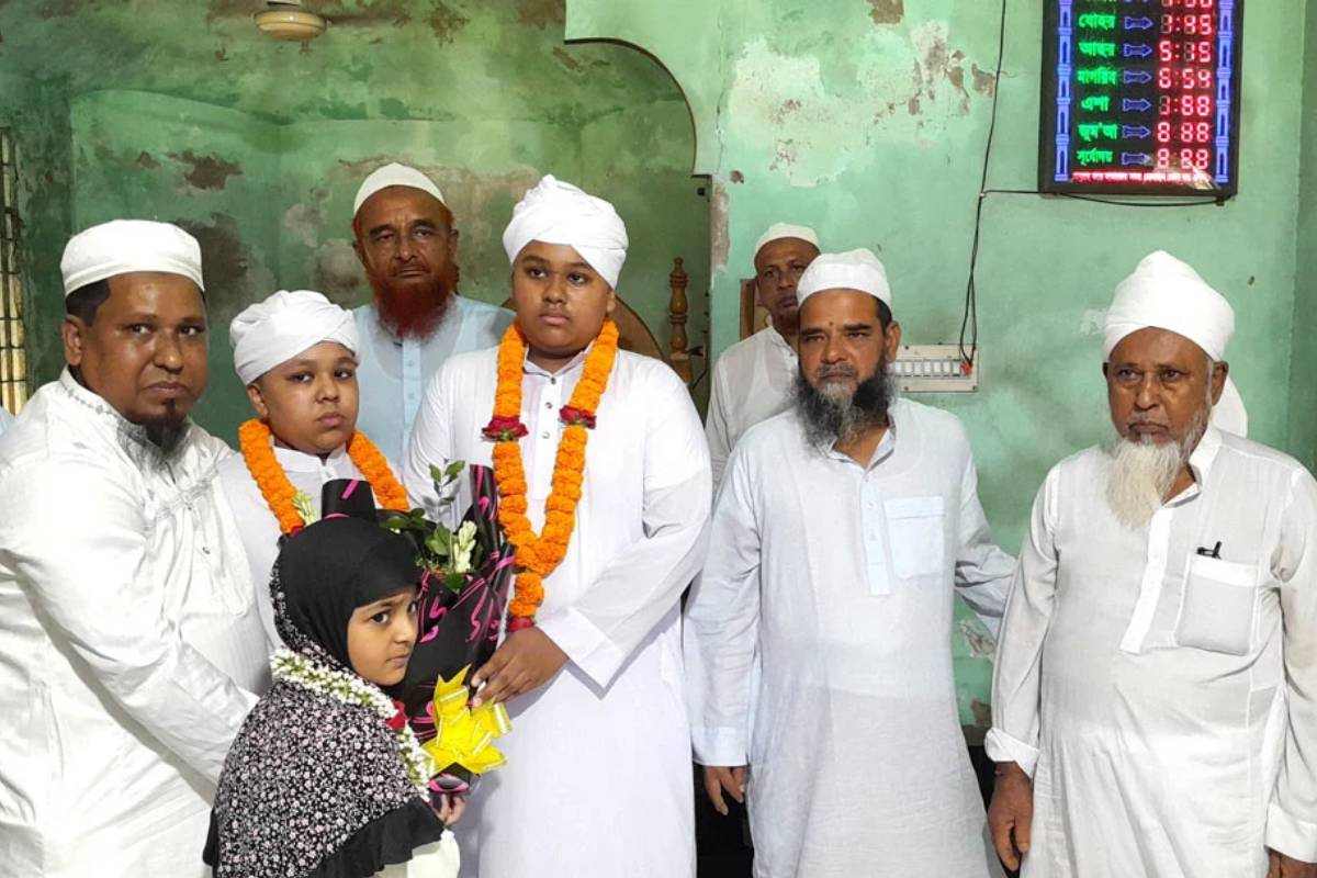 একসঙ্গে কুরআনের হাফেজ হলেন দুই ভাই