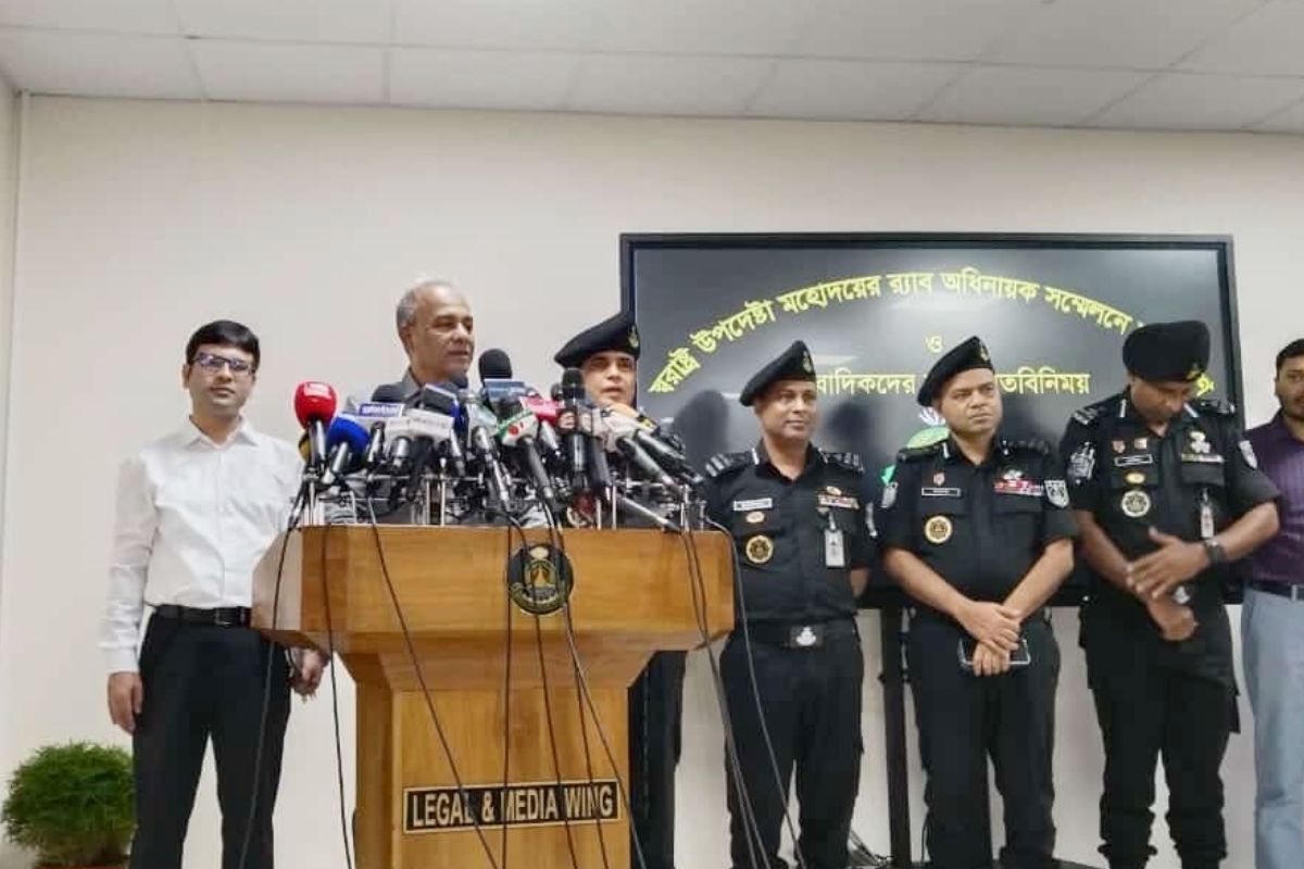 দুর্গাপূজা ঘিরে পার্শ্ববর্তী দেশ অপপ্রচার চালাচ্ছে: স্বরাষ্ট্র উপদেষ্টা