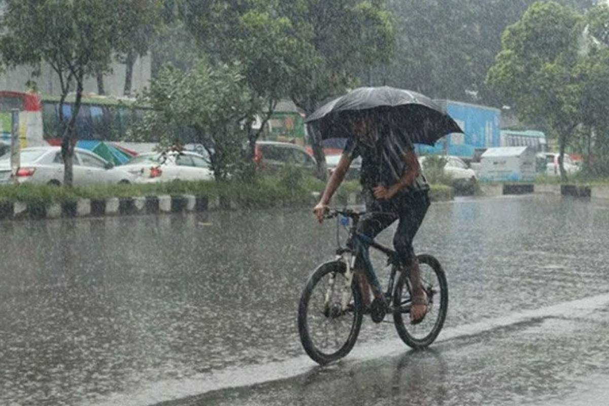 ঢাকায় দুপুর পর্যন্ত আংশিক মেঘলা, সামান্য বৃষ্টির সম্ভাবনা