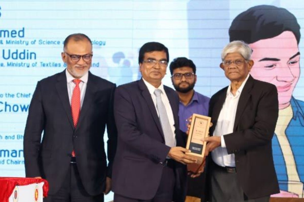 ই-রিটার্ন সেবায় শ্রেষ্ঠত্ব: এনবিআর-এর সম্মাননা পেল সোনালী ব্যাংক