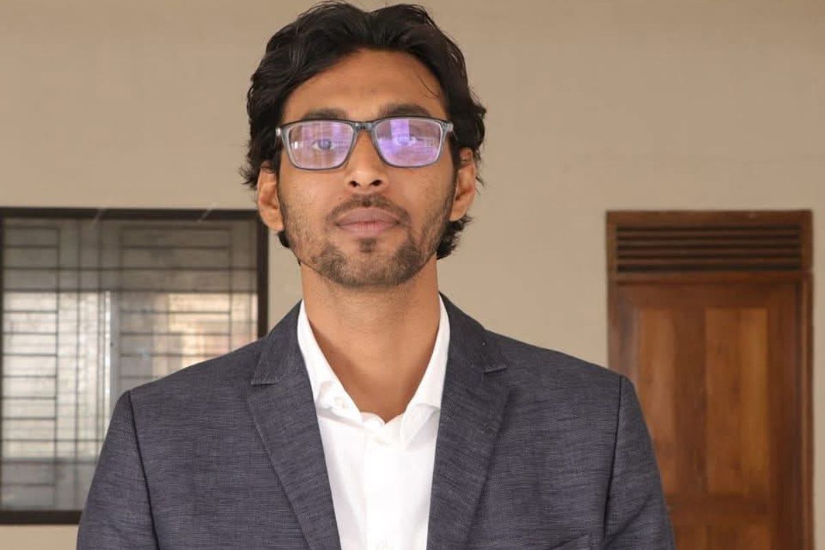 বই লিখে পরের নিয়োগে হয়েছেন বিশ্ববিদ্যালয়ের শিক্ষক