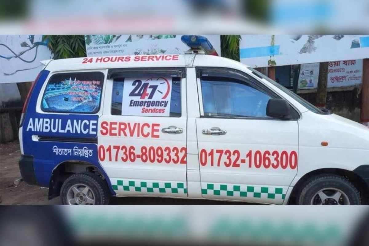 রোগী বহনকারী অ্যাম্বুলেন্সে ডাকাতি: চিকিৎসার টাকা লুট