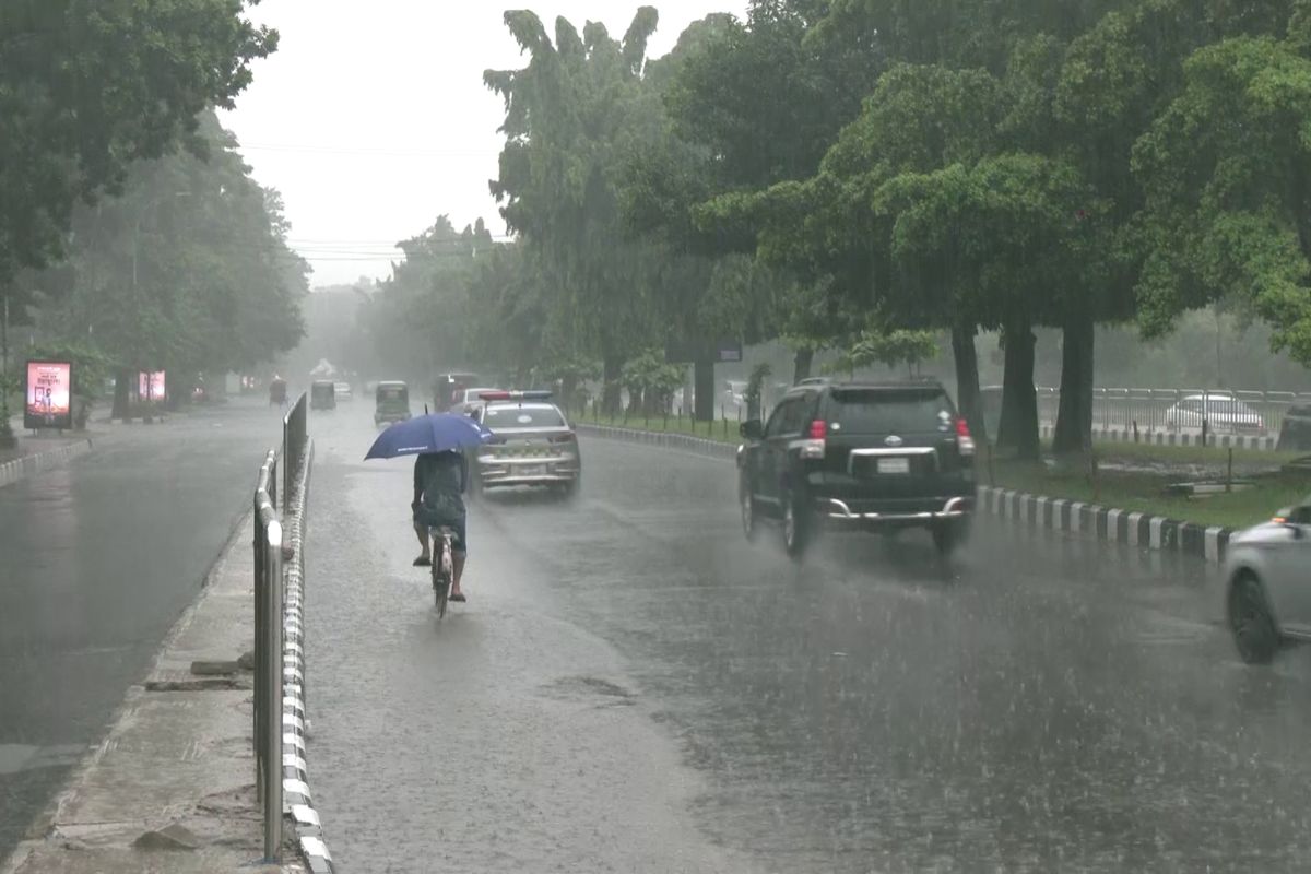 ঢাকাসহ সারাদেশে বজ্র-বৃষ্টির সম্ভাবনা