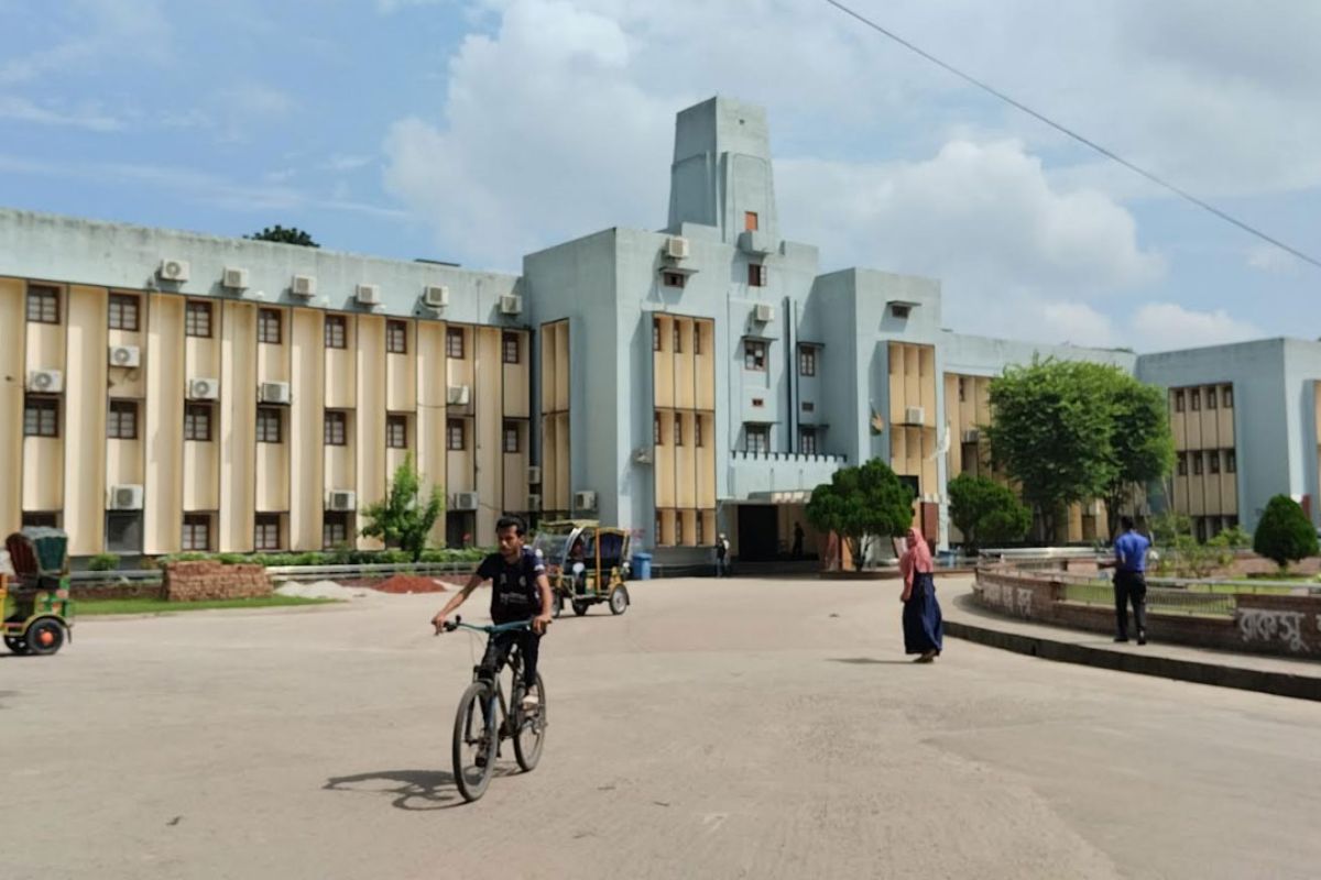 থমথমে রাবি, দ্বিতীয় দিনের শাটডাউন শুরু