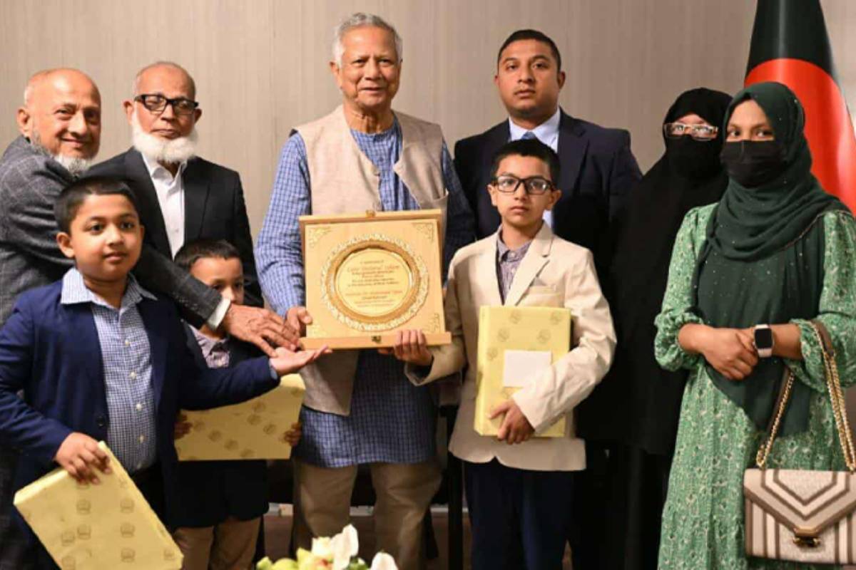 নিউইয়র্কে নিহত পুলিশ কর্মকর্তার পরিবারের সঙ্গে প্রধান উপদেষ্টার সাক্ষাৎ