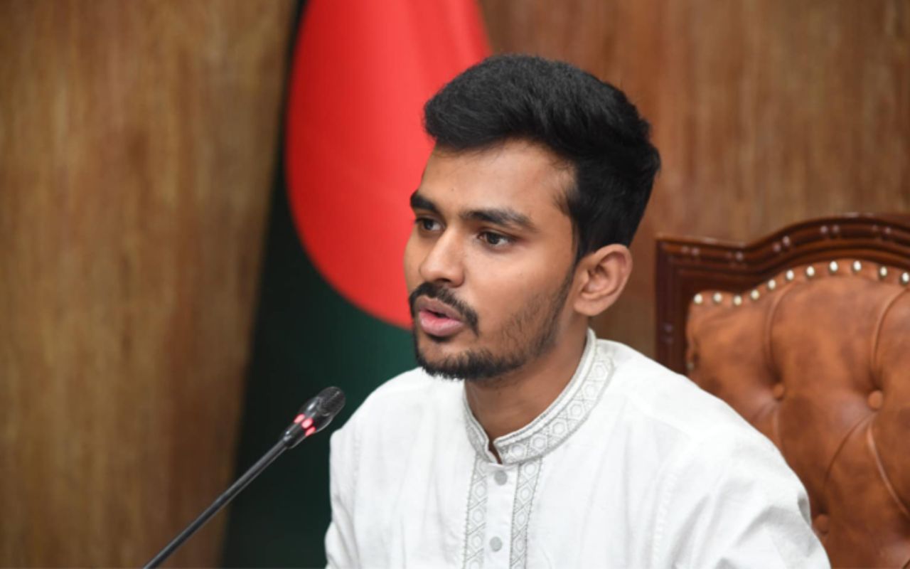 তথ্য উপস্থাপনায় সততা ও বস্তুনিষ্ঠতা জরুরি: উপদেষ্টা আসিফ