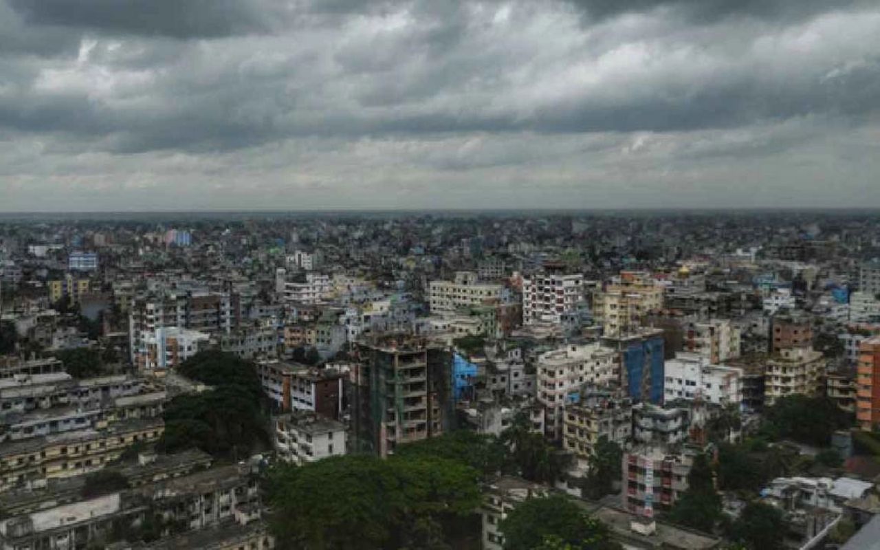 ঢাকার আকাশ মেঘলা, দুপুরে বৃষ্টির সম্ভাবনা