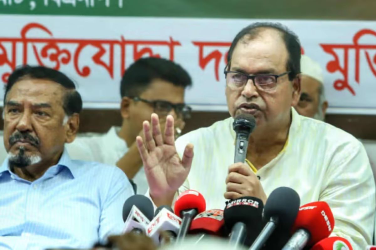 ফেব্রুয়ারিতে নির্বাচনের মাধ্যমে দেশে গণতন্ত্র প্রতিষ্ঠা হবে: শামসুজ্জামান দুদু