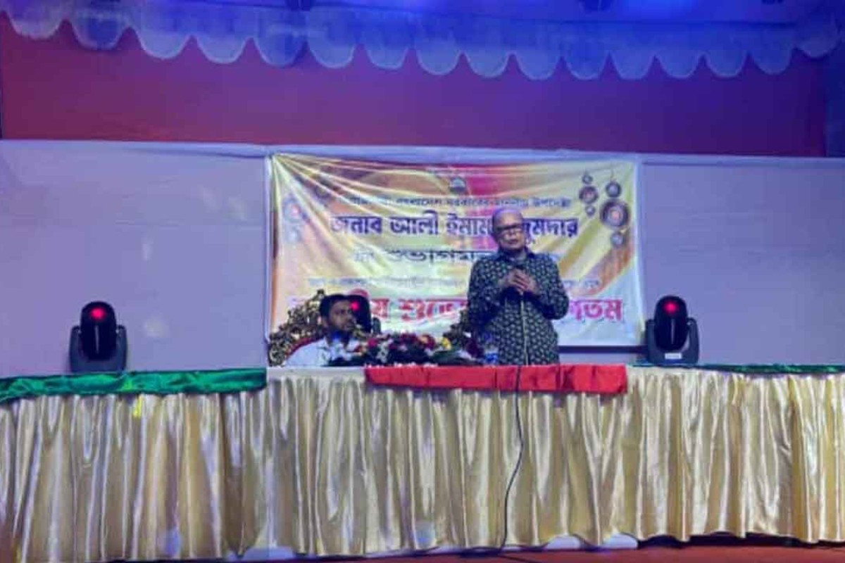 বাংলাদেশ সবার দেশ, বিভাজনের স্থান নেই: খাদ্য উপদেষ্টা