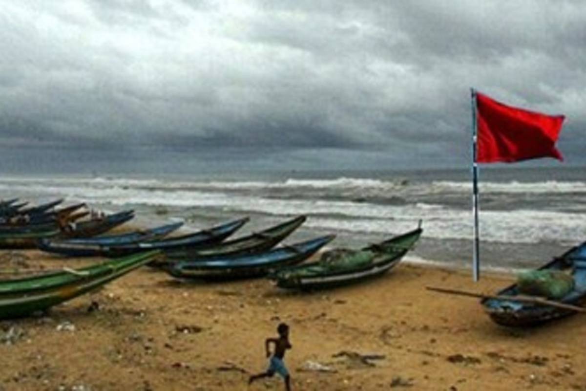 বঙ্গোপসাগরে গভীর নিম্নচাপ, ৩ নম্বর সংকেত
