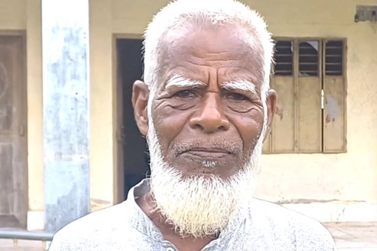 ২৭ বছর বিনা বেতনে শিক্ষাদান শেষে এখন নাইটগার্ড