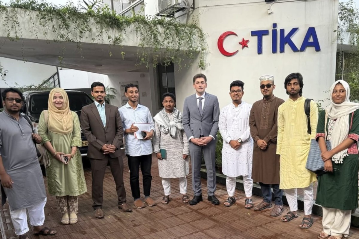 টীকা কান্ট্রি কো-অর্ডিনেটরের সঙ্গে ডাকসু সদস্যদের বৈঠক
